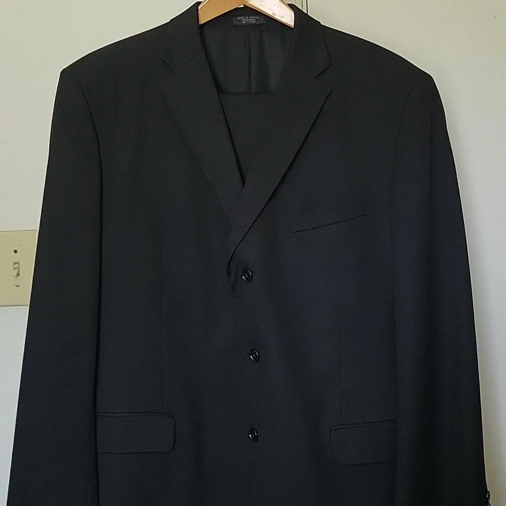 Jones New York Classic Men's Black 2 Piece Suit